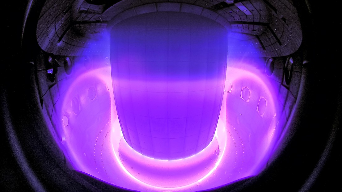 Plasma inside the TCV tokamak. Picture: Curdin Wüthrich /SPC/EPFL
