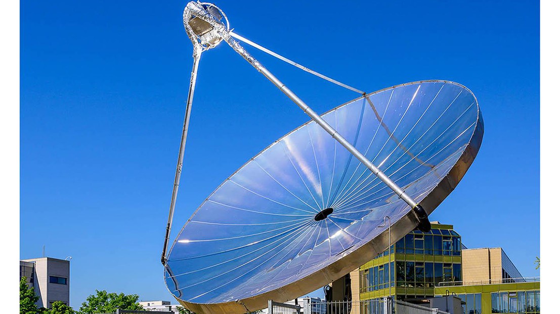 The LRESE parabolic dish. 2023  EPFL / RESE EPFL - CC-BY-SA 4.0