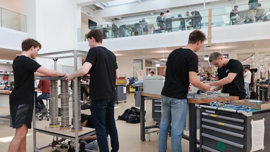 The EPFL Carbon Team at work - 2023 EPFL/Alain Herzog - CC-BY-SA 4.0