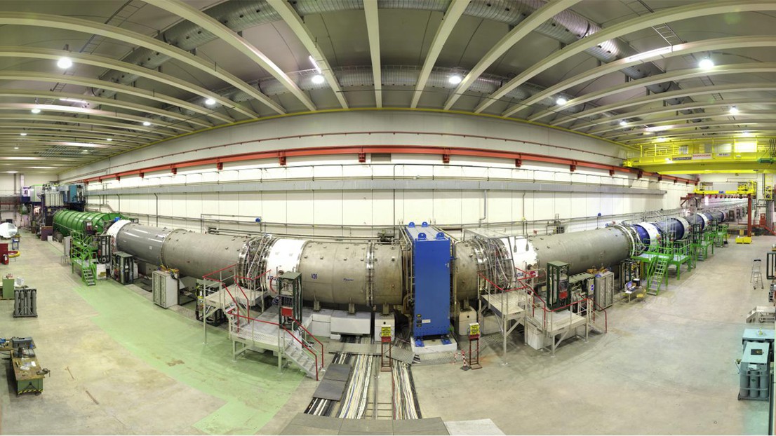 The NA62 experiment is roughly 270 metres long and is housed in the TCC8 and ECN3 caverns in CERN's North Area. (Image: M.Brice/CERN)