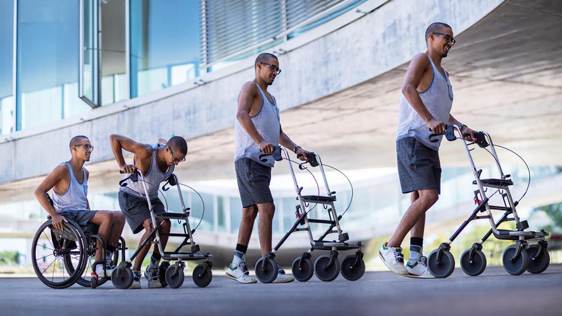 In 2018, David Mzee was able to walk thanks to precise electrical stimulation of his spinal cord via a wireless implant. © EPFL/Jamani Caillet - CC-BY-SA 4.0 In 2018, David Mzee was able to walk thanks to precise electrical stimulation of his spinal cord via a wireless implant. © EPFL/Jamani Caillet - CC-BY-SA 4.0
