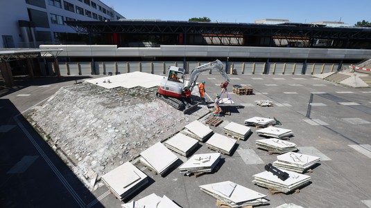 Demolition of the plateform. 2025 EPFL/ A.Herzog - CC-BY-SA 4.0