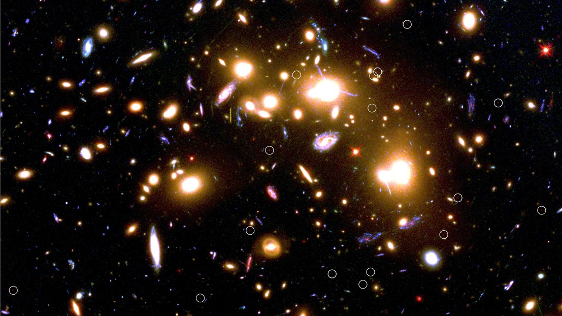 Deep sky image of the Abbell 2744 cluster. © NASA / ESA / EPFL