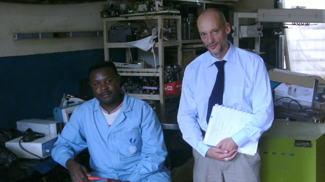 Klaus Schönenberger in a Cameroun hospital