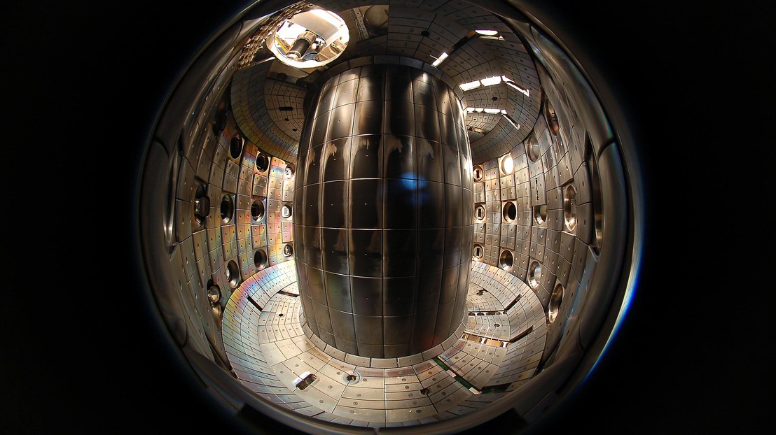 The heart of EPFL's Tokamak. © Alain Herzog. The heart of EPFL's Tokamak. © Alain Herzog.