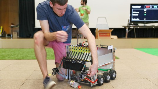 Robot "Be afraid" started the competition © Alain Herzog / 2016 EPFL