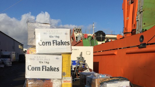 Loading food... © 2016 EPFL/L.Wharton