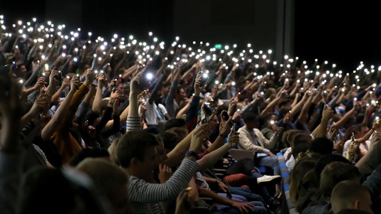 Students imortalized for social networks. © Alain Herzog