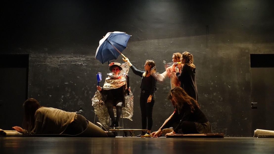 EPFL students on stage at the Arsenic © Simon Henein, EPFL