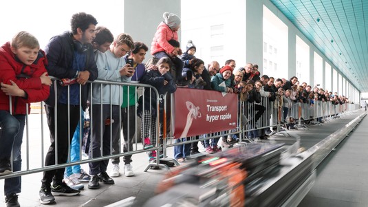 EPFLoop captured the attention of visitors. ©Alain Herzog/EPFL