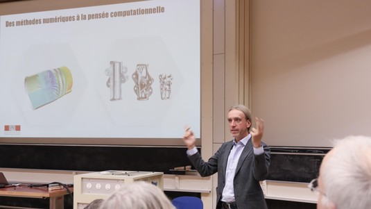 Pierre Vandergheynst explained "The Digital Revolution". ©Alain Herzog/EPFL
