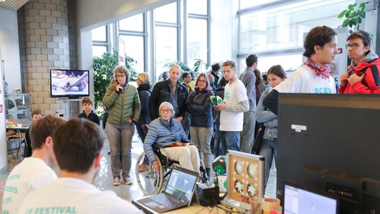 A curious audience was present. ©Murielle Gerber/EPFL