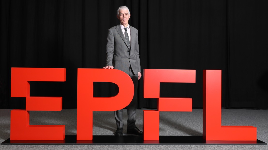 Martin Vetterli, president of EPFL, unveils EPFL's new logo. © Alain Herzog / EPFL 2019 Martin Vetterli, president of EPFL, unveils EPFL's new logo. © Alain Herzog / EPFL 2019